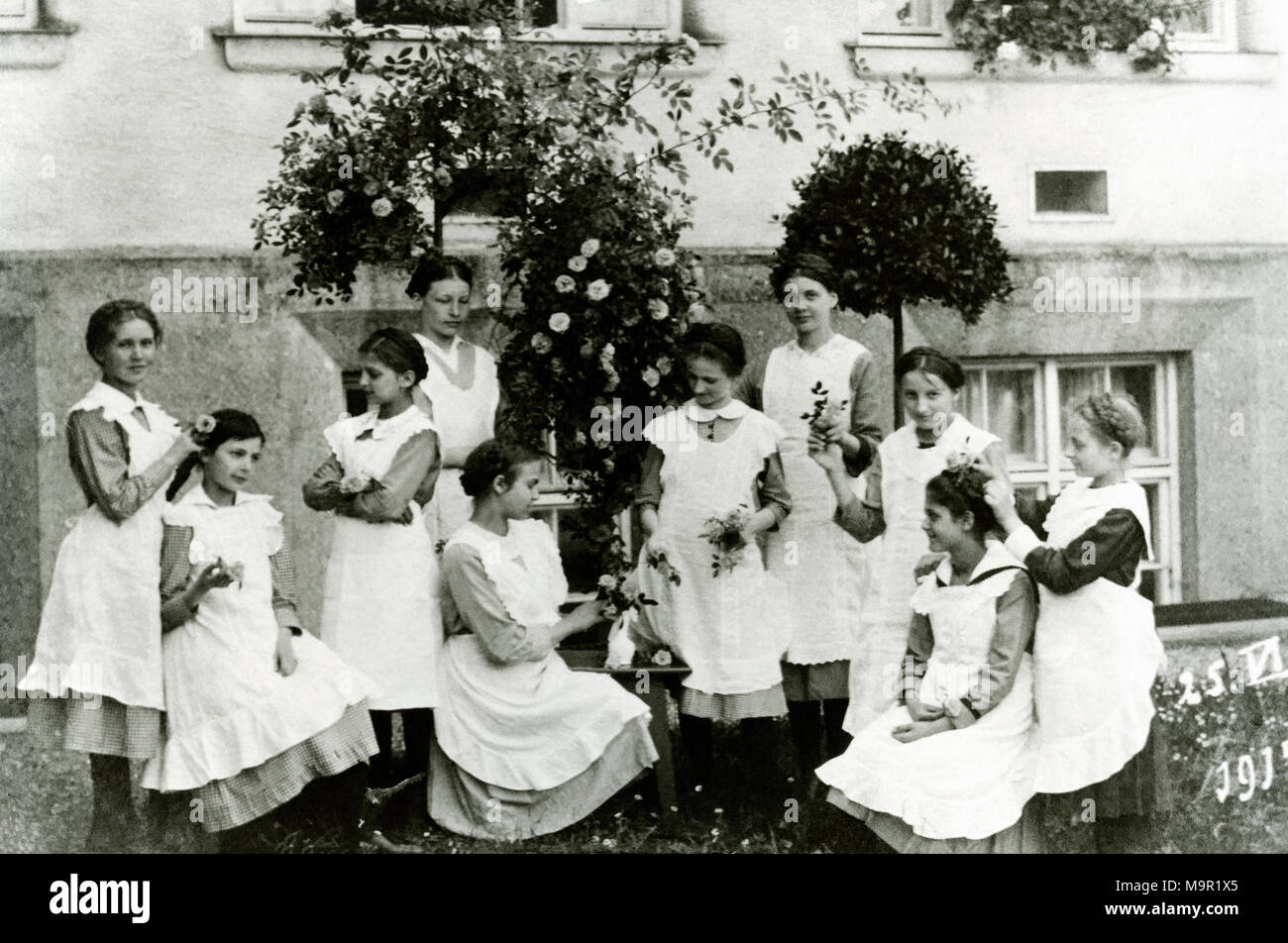 Foto di gruppo classe scolastica, 1917, educandato Rosenheim, Alta Baviera, Baviera, Germania Foto Stock