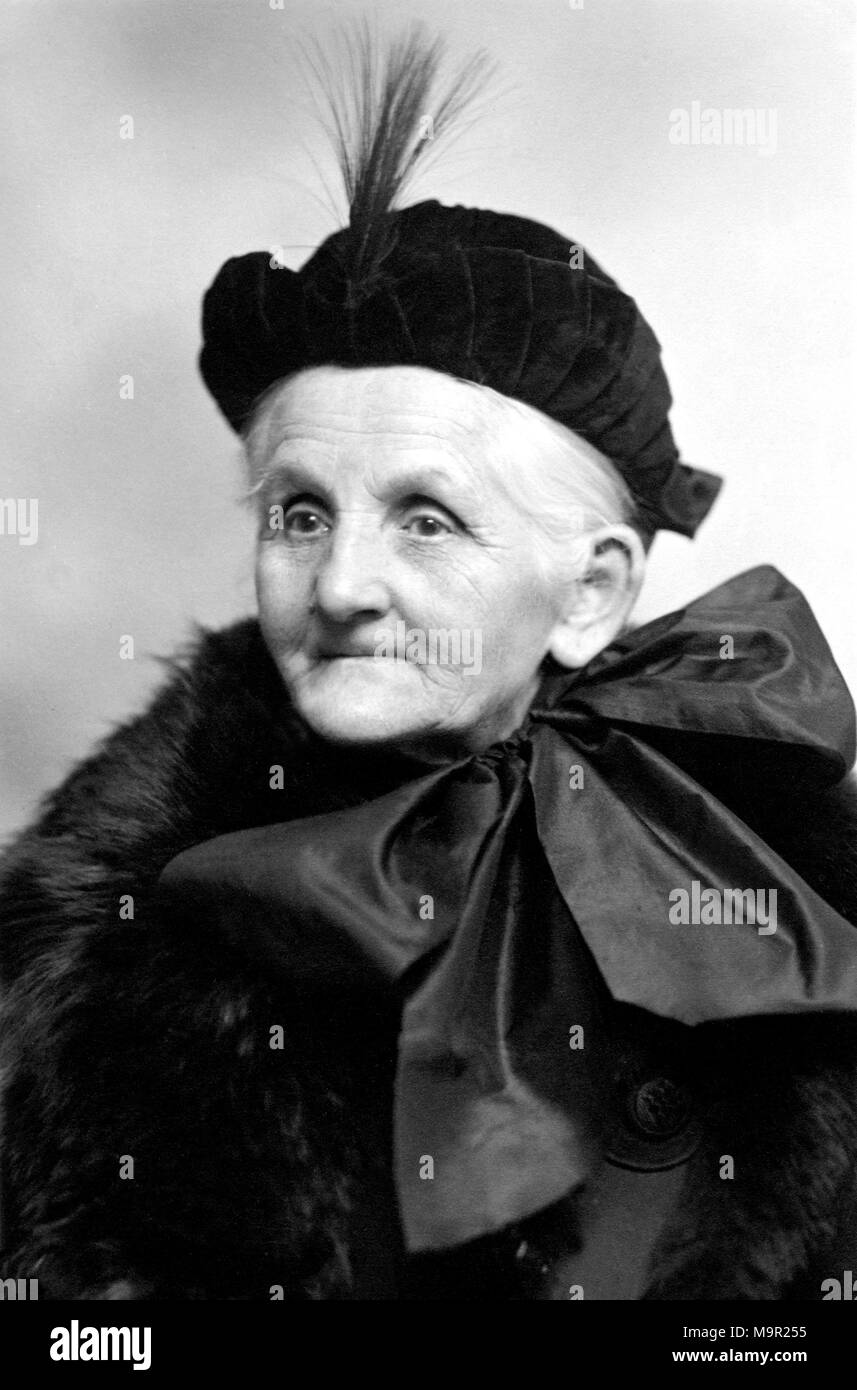 Moda, Old Lady con Hat, 1930, Germania Foto Stock
