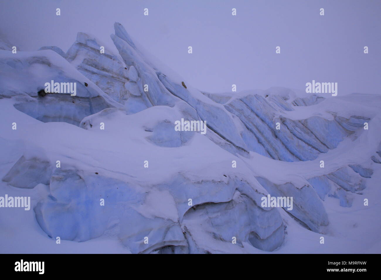 Cascata di ghiaccio al ghiacciaio Foto Stock
