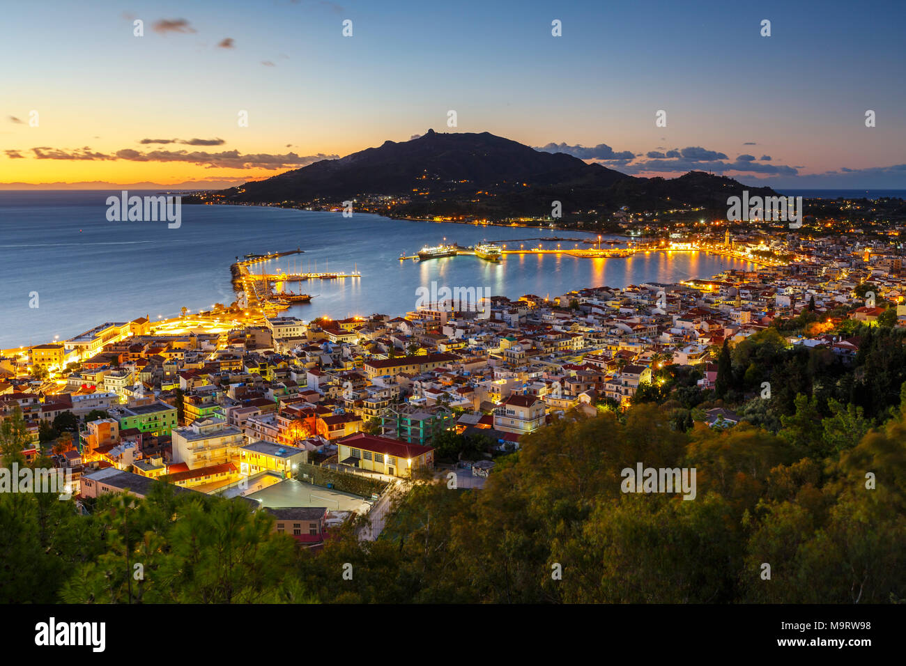 Sunrise over Zante città e del suo porto, Grecia. Foto Stock