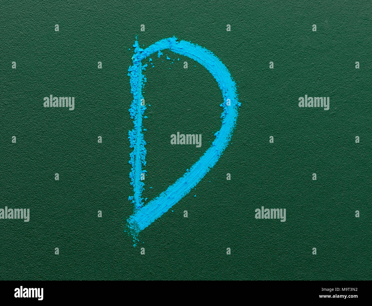Alfabeto lettera D con Chalk Foto Stock