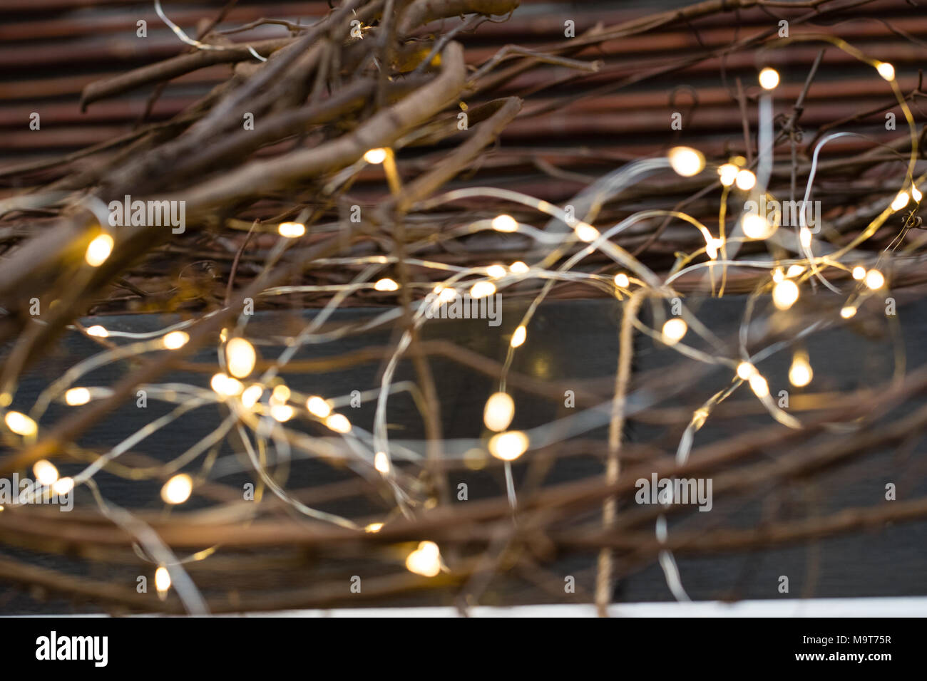 Cluster di micro LED luci di stringa. Profondità di campo, fuori fuoco sfocato. Foto Stock