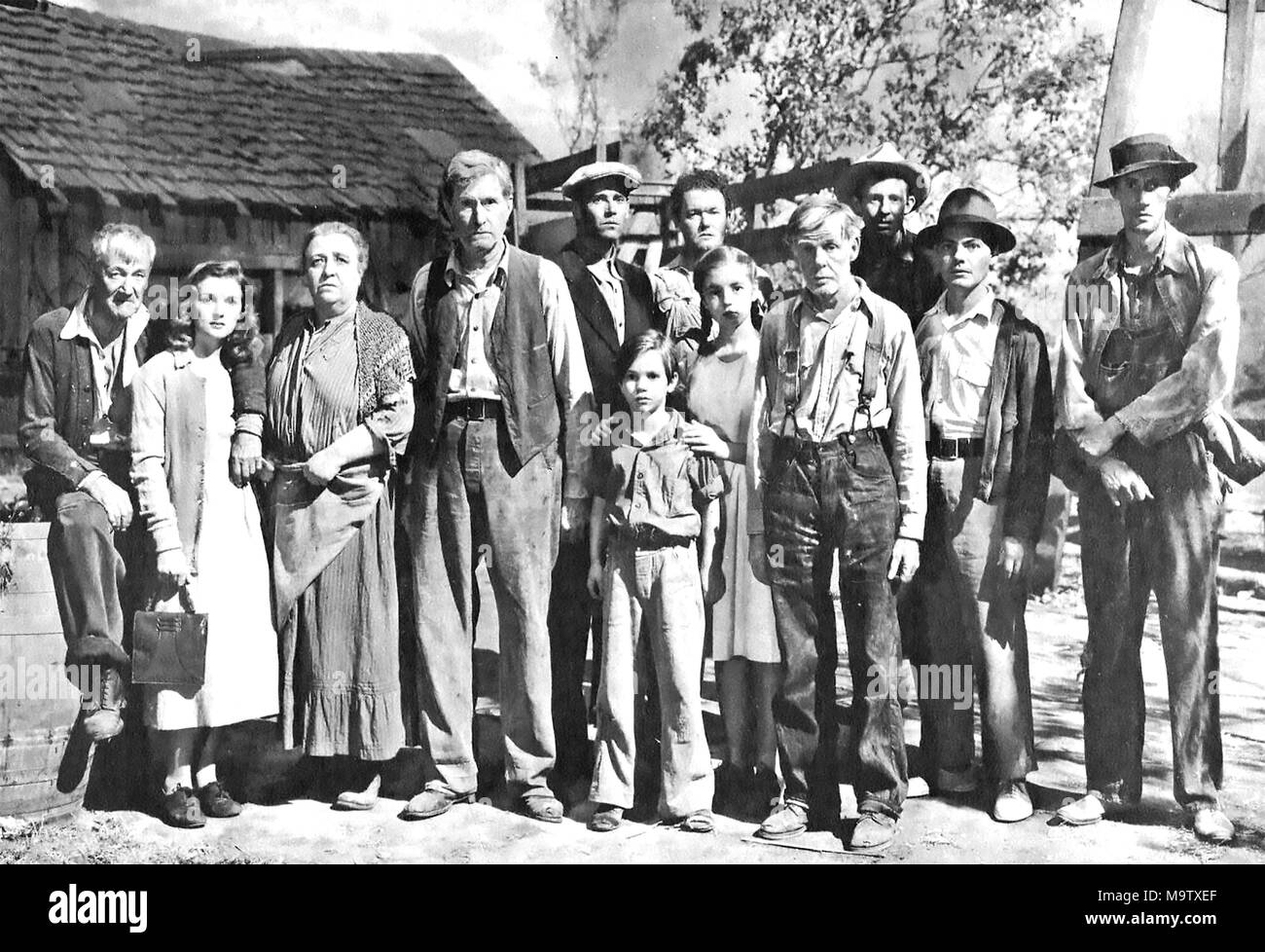 Le uve di ira 1940 Twentieth Century Fox Film con Henry Fonda centro con cappuccio Foto Stock
