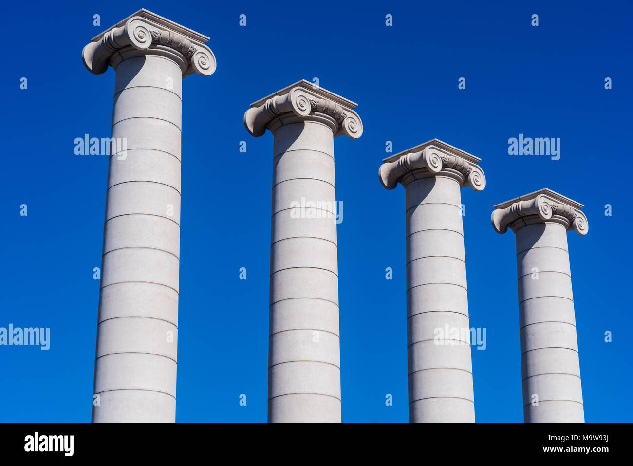 Le quattro colonne monumento dell'architetto Puig i Cadafalch, Barcellona, in Catalogna, Spagna, Europa. Foto Stock