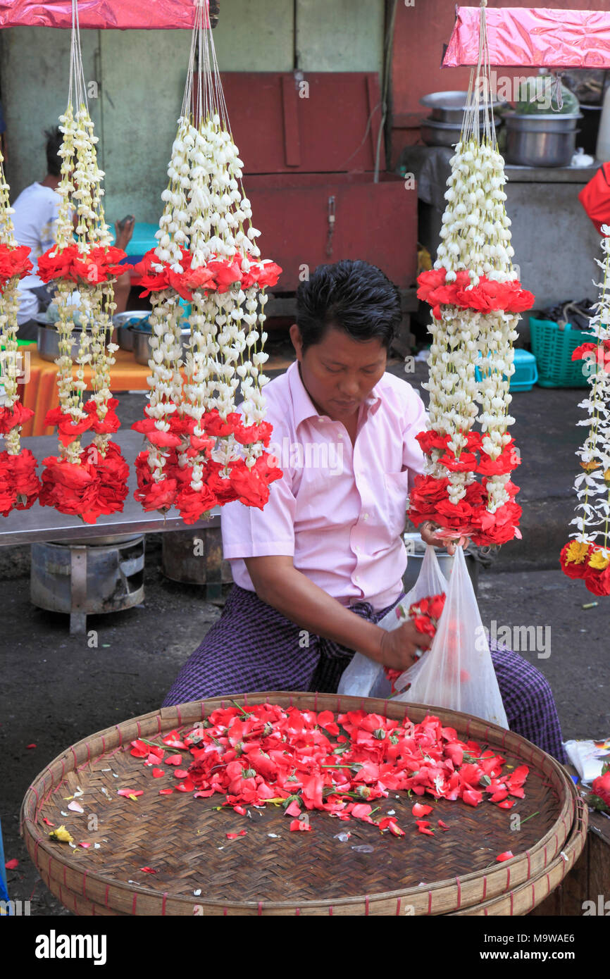 Myanmar Yangon, fioraio, scene di strada, persone Foto Stock