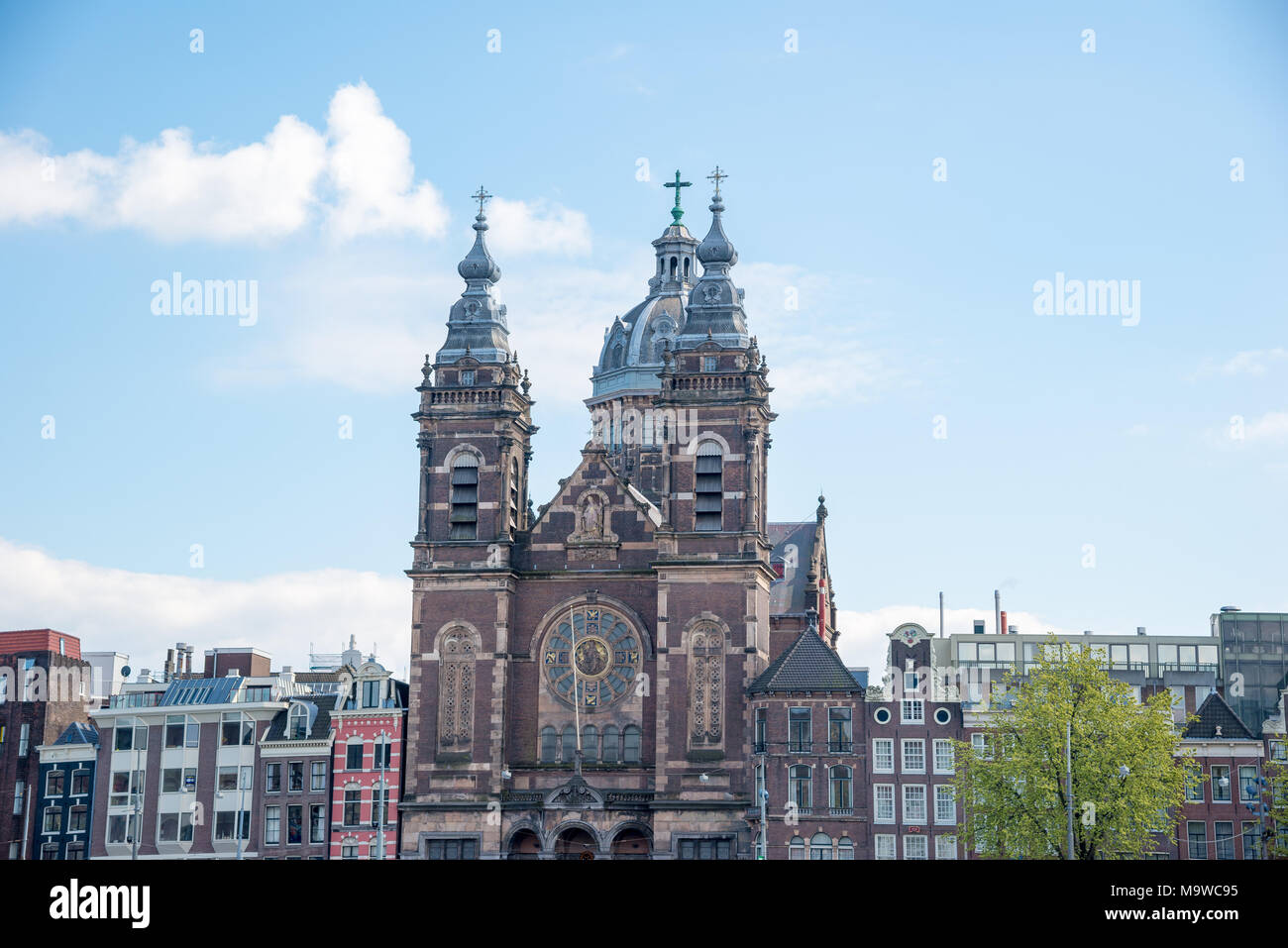 Basilica di San Nicola - Sint Nicolaaskerk, Amsterdam, Paesi Bassi. È la città più importanti della Chiesa Cattolica. La chiesa fu costruita nel 1884-1887 Arch Foto Stock