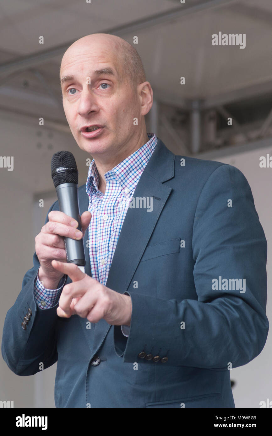 24/03/2018: Leeds: Regno Unito: Andrew Adonis (Lord Adonis) - Manodopera Peer - parlando al Great Northern marzo Rally contro Brexit organizzato da Foto Stock