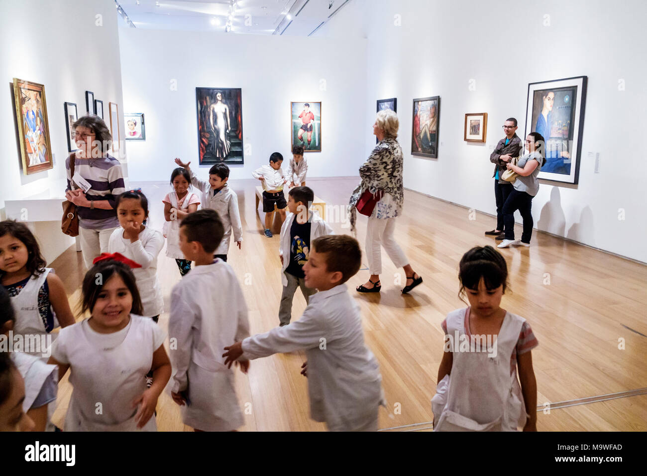 Buenos Aires Argentina,Buenos Aires Museo d'Arte Latinoamericana MALBA Museo de Arte Latinoamericana,interno,studenti studenti istruzione allievo te Foto Stock