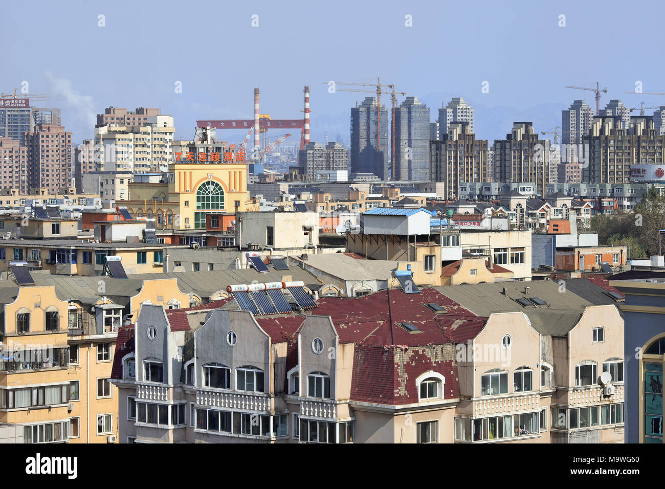 DALIAN-cina-nov. 1, 2014. City scape di Dalian, provincia di Liaoning, che è vista come città modello per la pianificazione urbana in Cina. Foto Stock