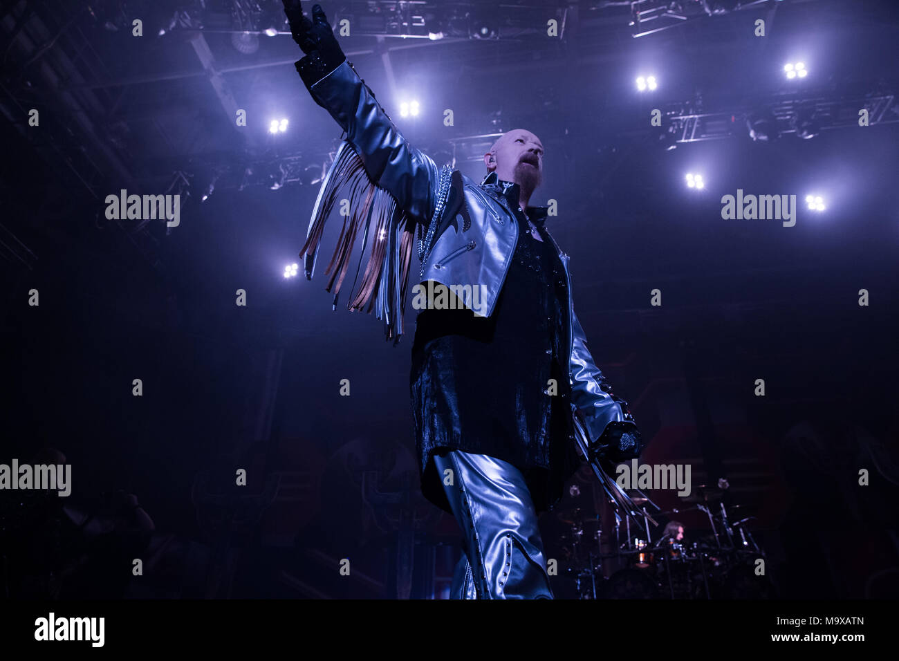 Oshawa, Canada. 28 marzo, 2018. Judas Priest cantante Rob Halford durante la loro potenza di fuoco tappa del tour in Oshawa. Credito: Bobby Singh/Alamy Live News Foto Stock