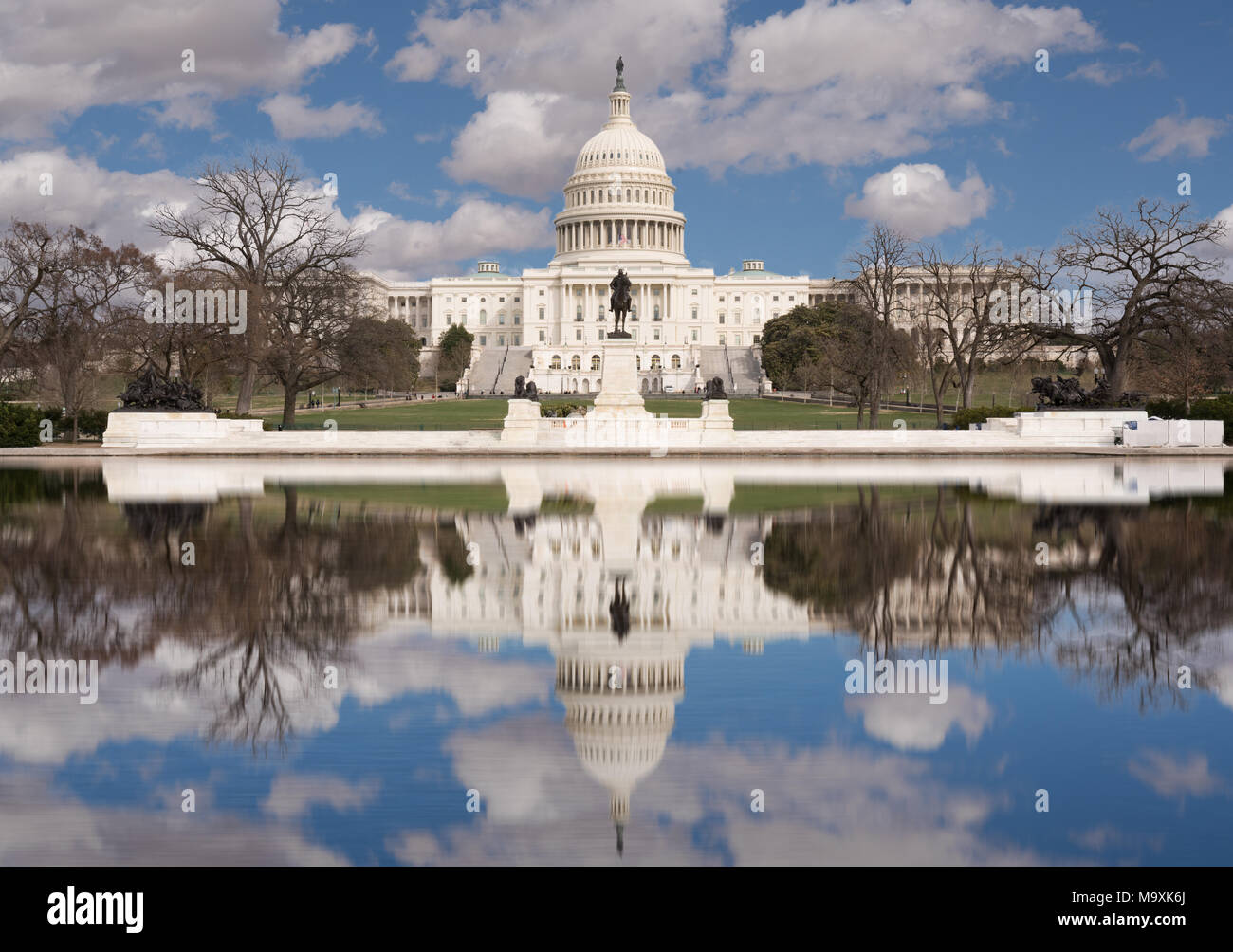 La riflessione di Stati Uniti Campidoglio di Washington, DC Foto Stock