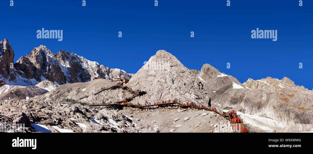 Jade Dragon Snow Mountain,Monte Yulong o Yulong montagna di neve a Lijiang,nella provincia dello Yunnan,Cina. Foto Stock