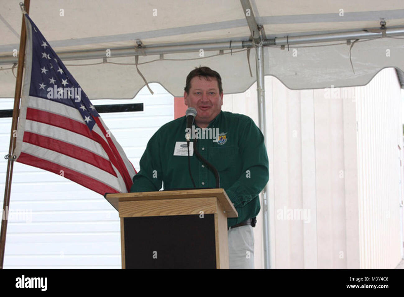 Giordano massa ARRA Rottura evento. Il Fiume Giordano National Fish Hatchery in (NFH) Elmira, Mich ha rotto il terreno su Venerdì, 14 maggio a segnare l'inizio del vivaio di miglioramento dei progetti finanziati mediante la ripresa americana e il reinvestimento di agire. Questi progetti includono la costruzione di due pesci di allevamento di copertura degli edifici di canaline per esterni e per modernizzare il vivaio ittico di trattamento degli effluenti e sistema di installazione di un impianto di riscaldamento geotermico sistema. Foto Stock