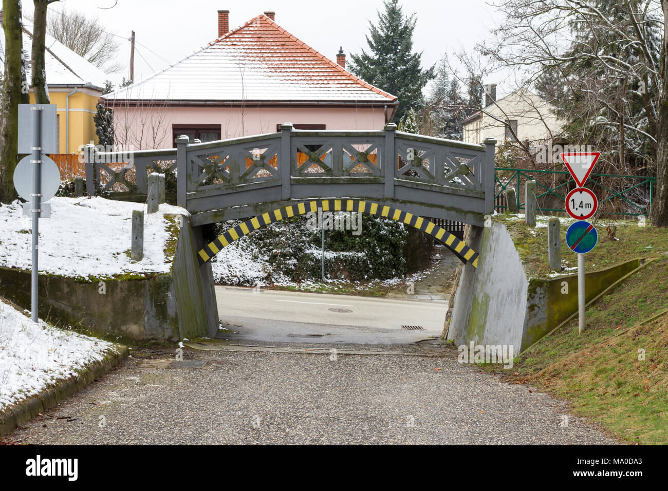 Ponte dei Sospiri in Balatonszemes (Ungheria) su un giorno d'inverno. Foto Stock