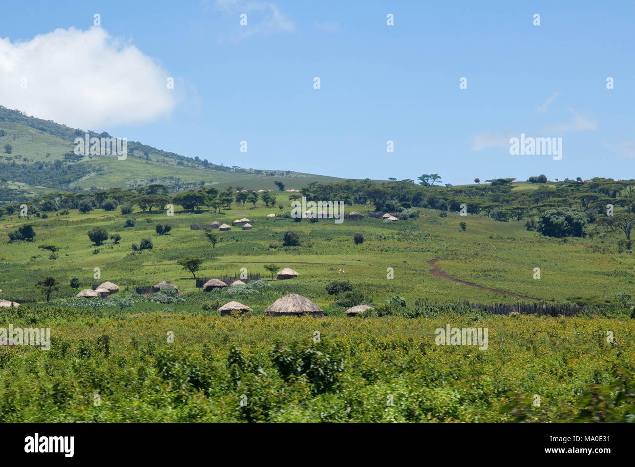 Africa villaggio rurale nel verde della regione montagnosa Foto Stock