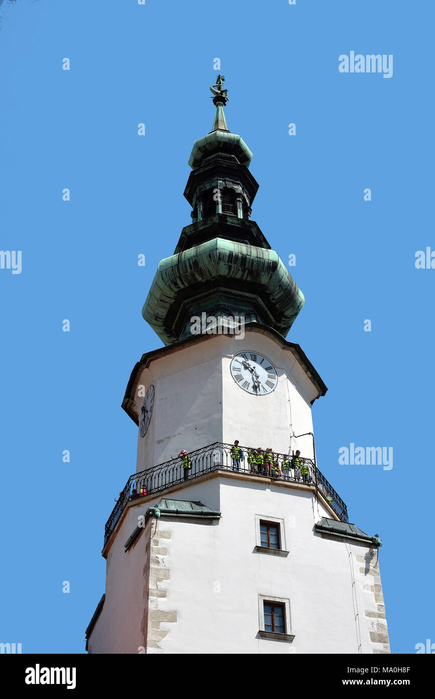 La torre di San Michele a Porta la Michalska street di Bratislava - Slovacchia. Foto Stock