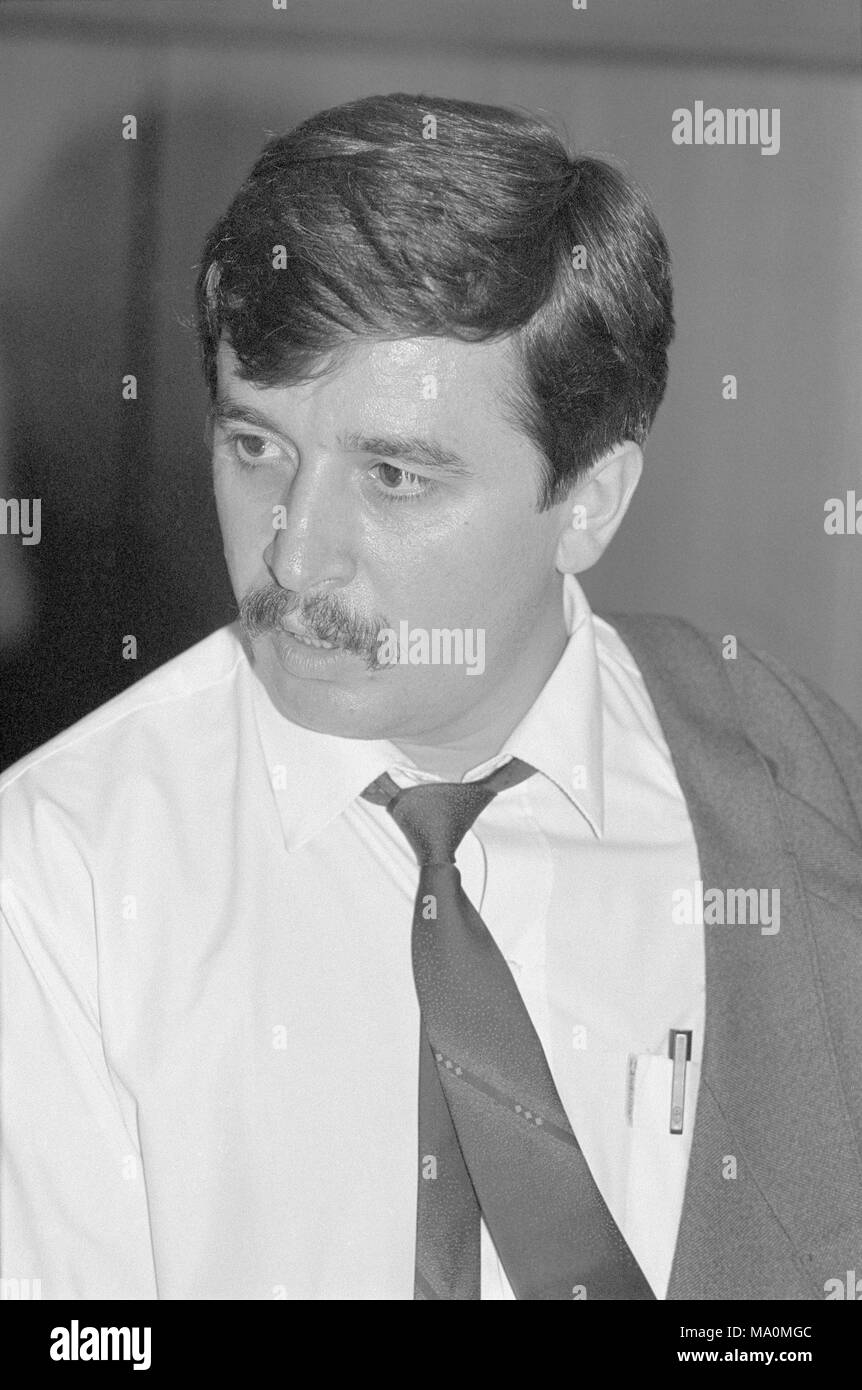 Mosca, Russia - Luglio 07, 1991: politico russo Sergey Mikhaylovich Shakhray al V Congresso straordinario dei deputati del popolo) di russo RSFSR Foto Stock