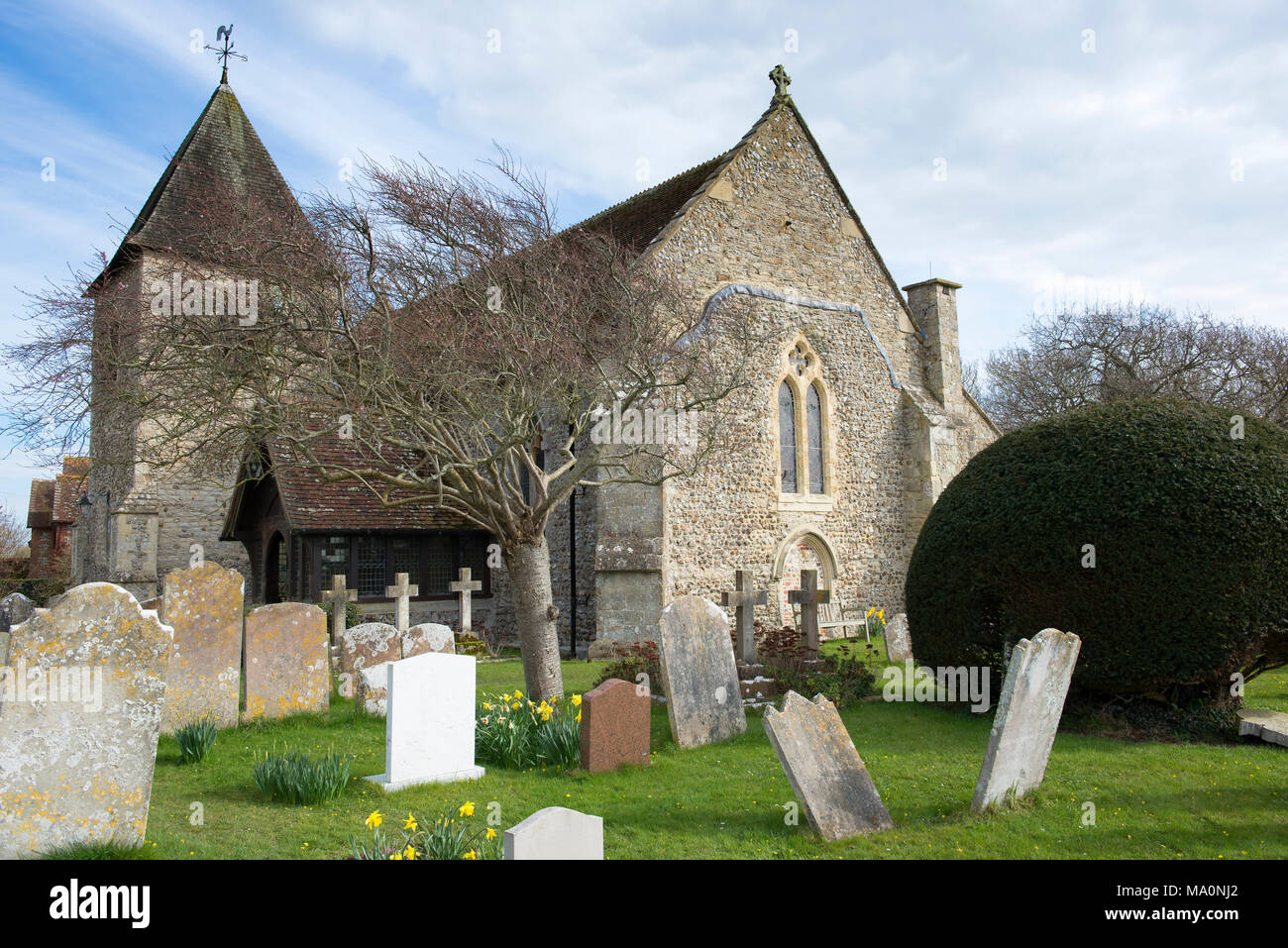 La chiesa di San Pietro e di San Paolo in West Wittering village, West Sussex, Regno Unito Foto Stock