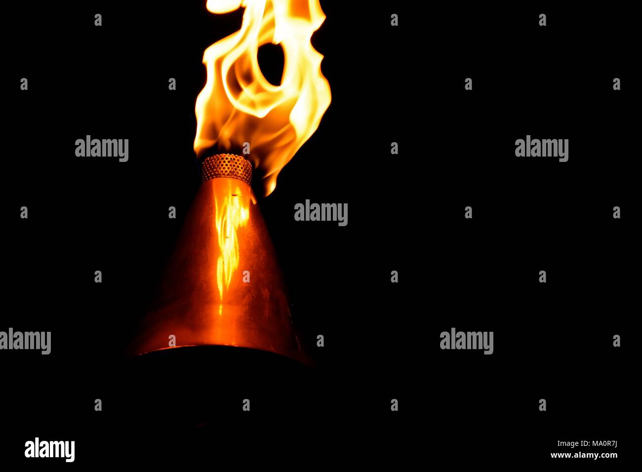 Originari della cultura Tiki e utilizzati come decorazioni di festa nelle Hawaii. Foto Stock