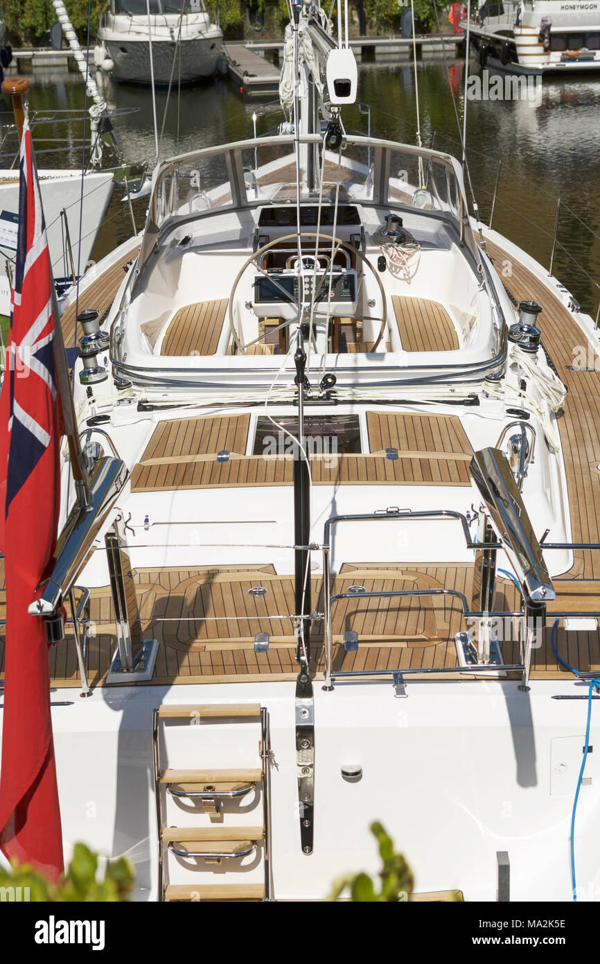 Yachting Regno Unito le attività per il tempo libero. Yacht deck Foto Stock