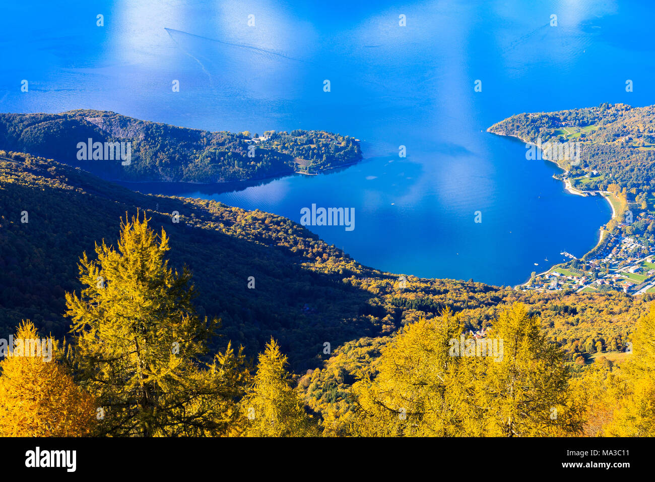 Lago di Piona dalla cima del Legnoncino. Valvarrone, Lombardia, Italia. Foto Stock