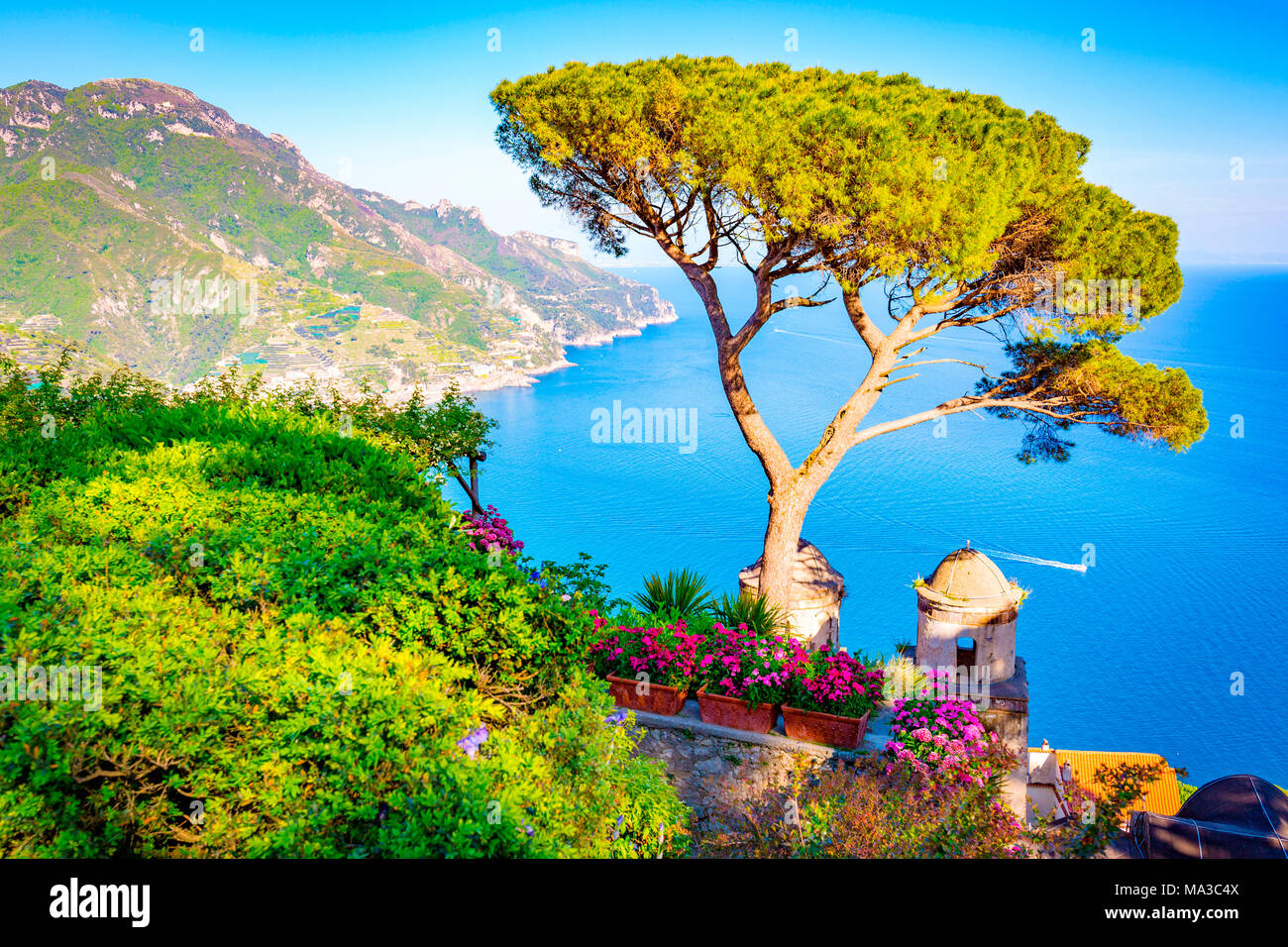 Ravello, Amalfi, Italia. Vista panoramica da Villa Rufolo Foto Stock