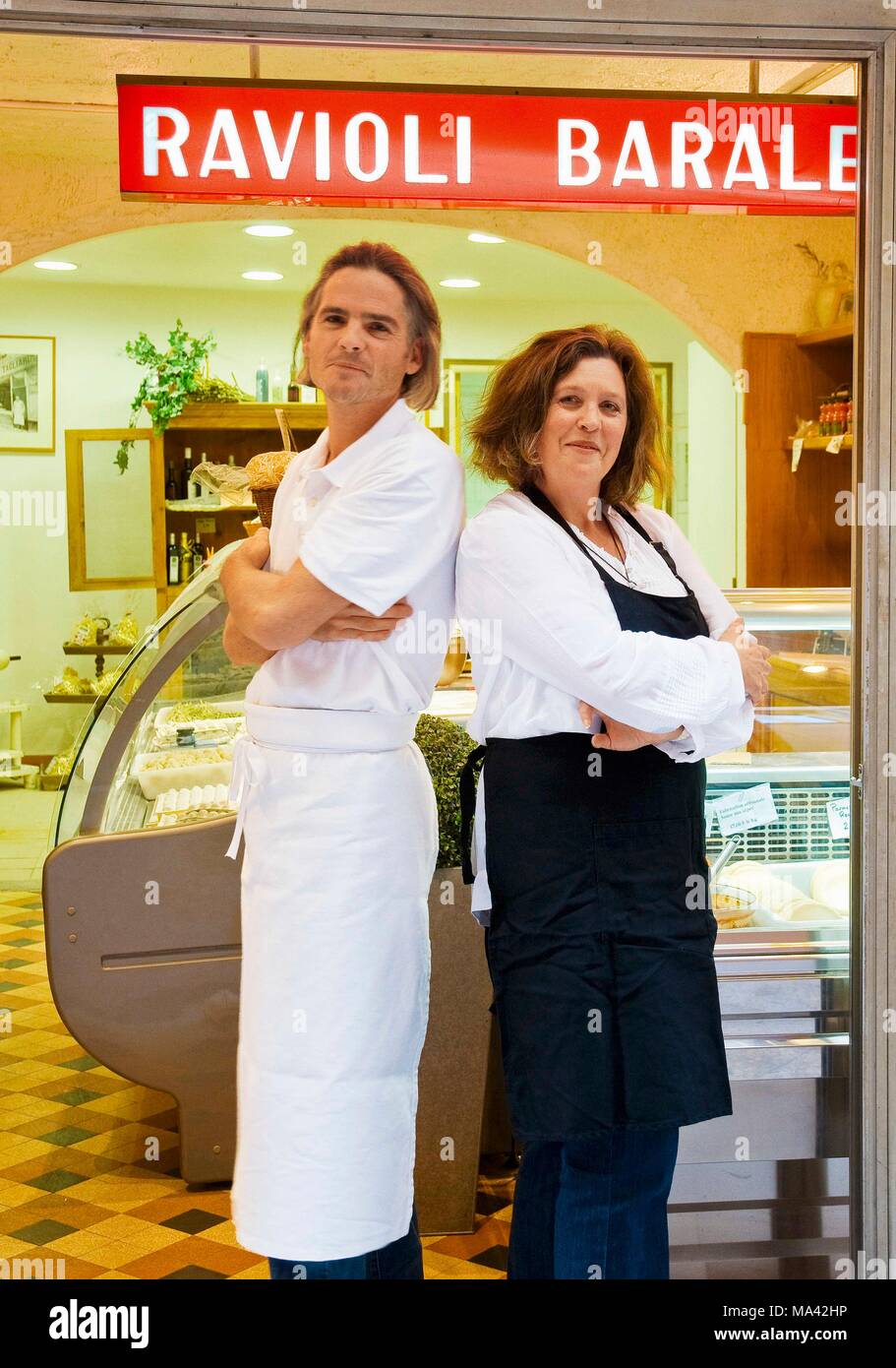 Due produttori di pasta alla Confiserie Auer in Nizza, Francia Foto Stock