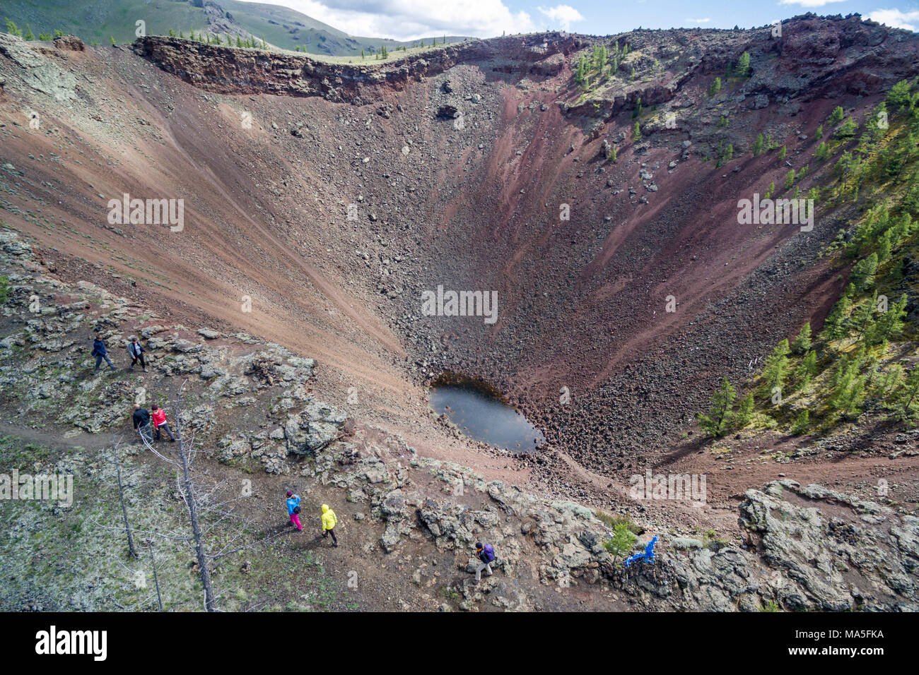 Veduta aerea di Khorgo cratere del vulcano. Distretto Tariat, Nord provincia Hangay, Mongolia. Foto Stock