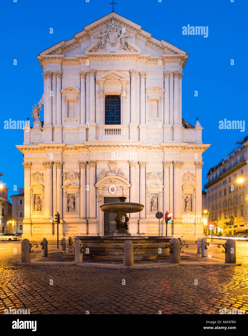 L'Italia, Regione Lazio Roma. Chiesa di Sant'Andrea della Valle all'alba Foto Stock