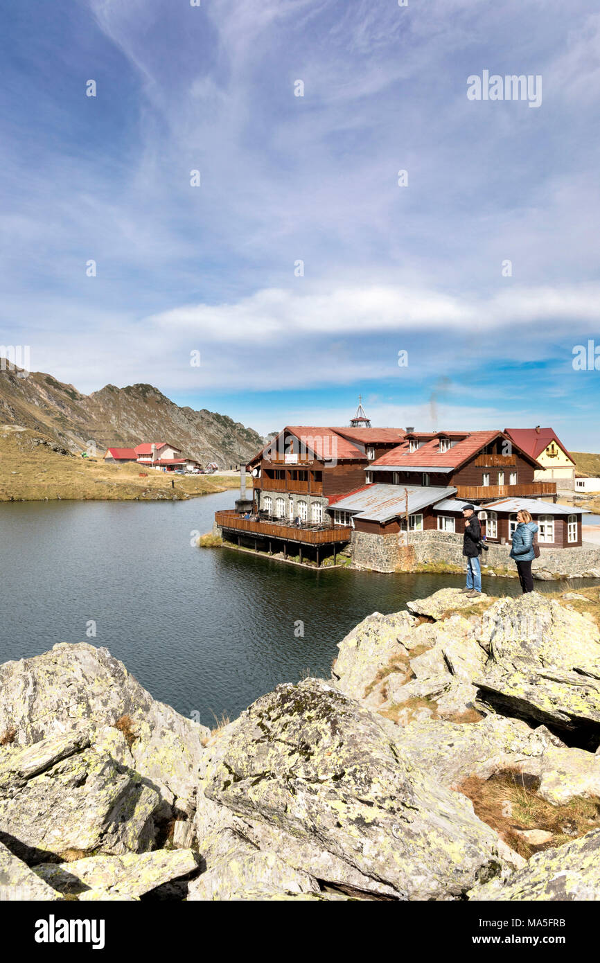 Lago Balea, montagna Fagaras, Carpazi, villaggio Cartisoara, distretto di Sibiu, Transilvania, Romania Foto Stock