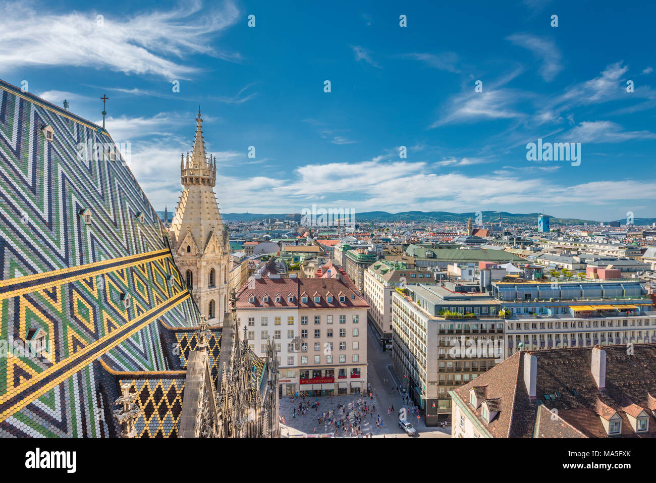 Vienna, Austria, l'Europa. Vista di Vienna dalla torre nord del Duomo di Santo Stefano Foto Stock