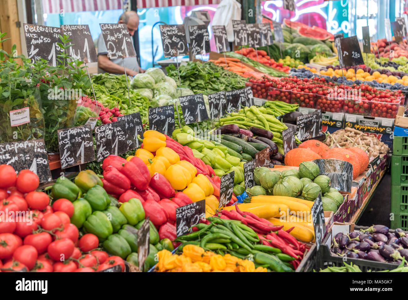 Vienna, Austria, l'Europa. Il Naschmarkt è il mercato più famoso di Vienna Foto Stock