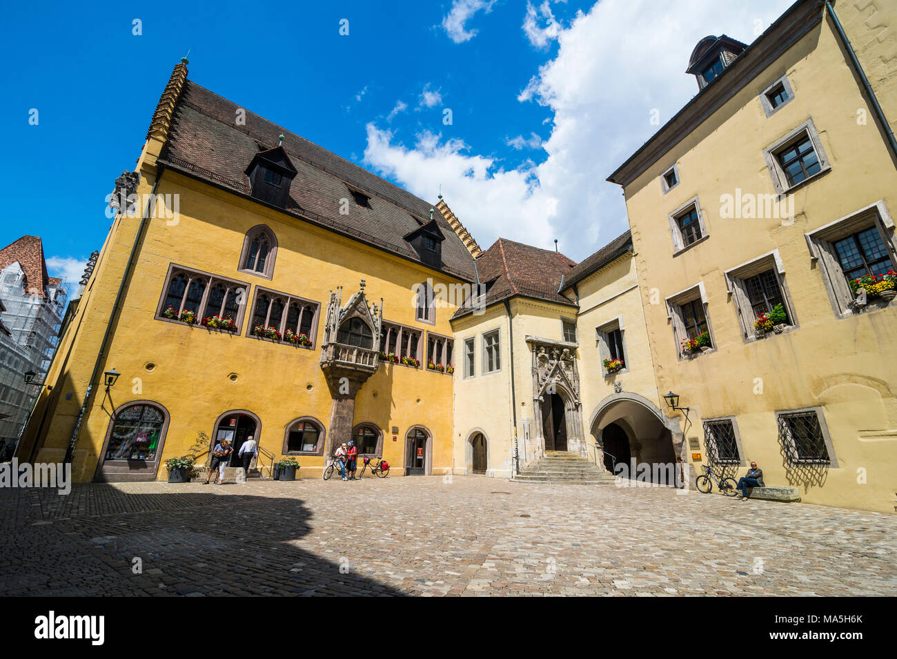 Kohlenmarkt con il Municipio, sede della Dieta perpetua da 1663 a 1806, patrimonio mondiale dell'Unesco, Regensburg, Baviera, Germania Foto Stock