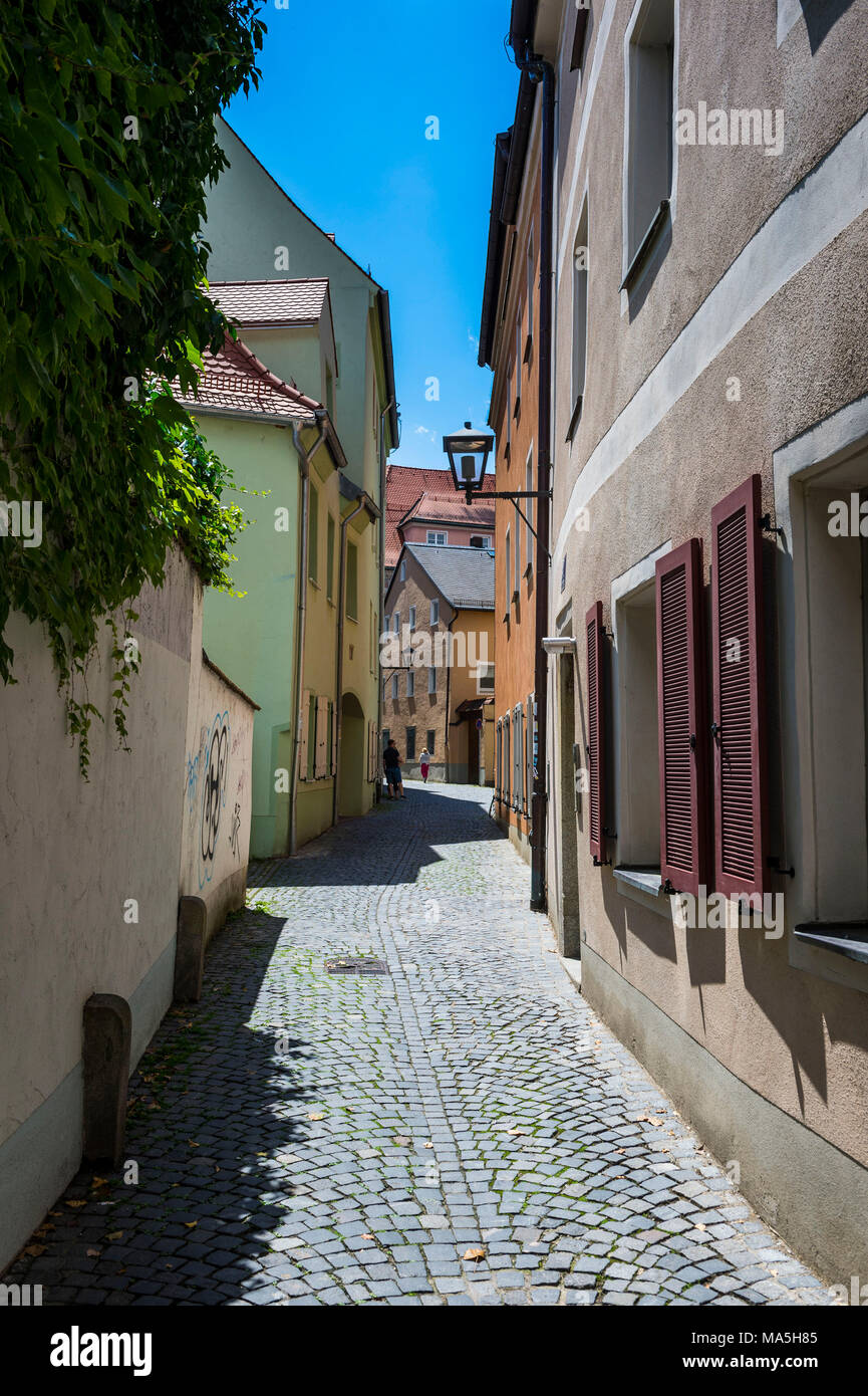 Piccolo vicolo nel patrimonio mondiale dell'Unesco, Regensburg, Baviera, Germania Foto Stock