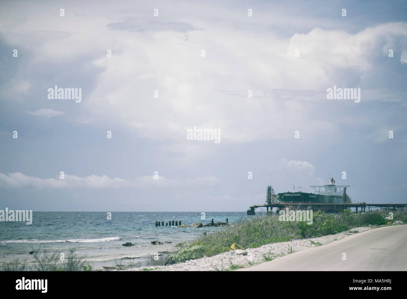 L'industria vicino a bonaire beach sul olandese dei Caraibi Foto Stock