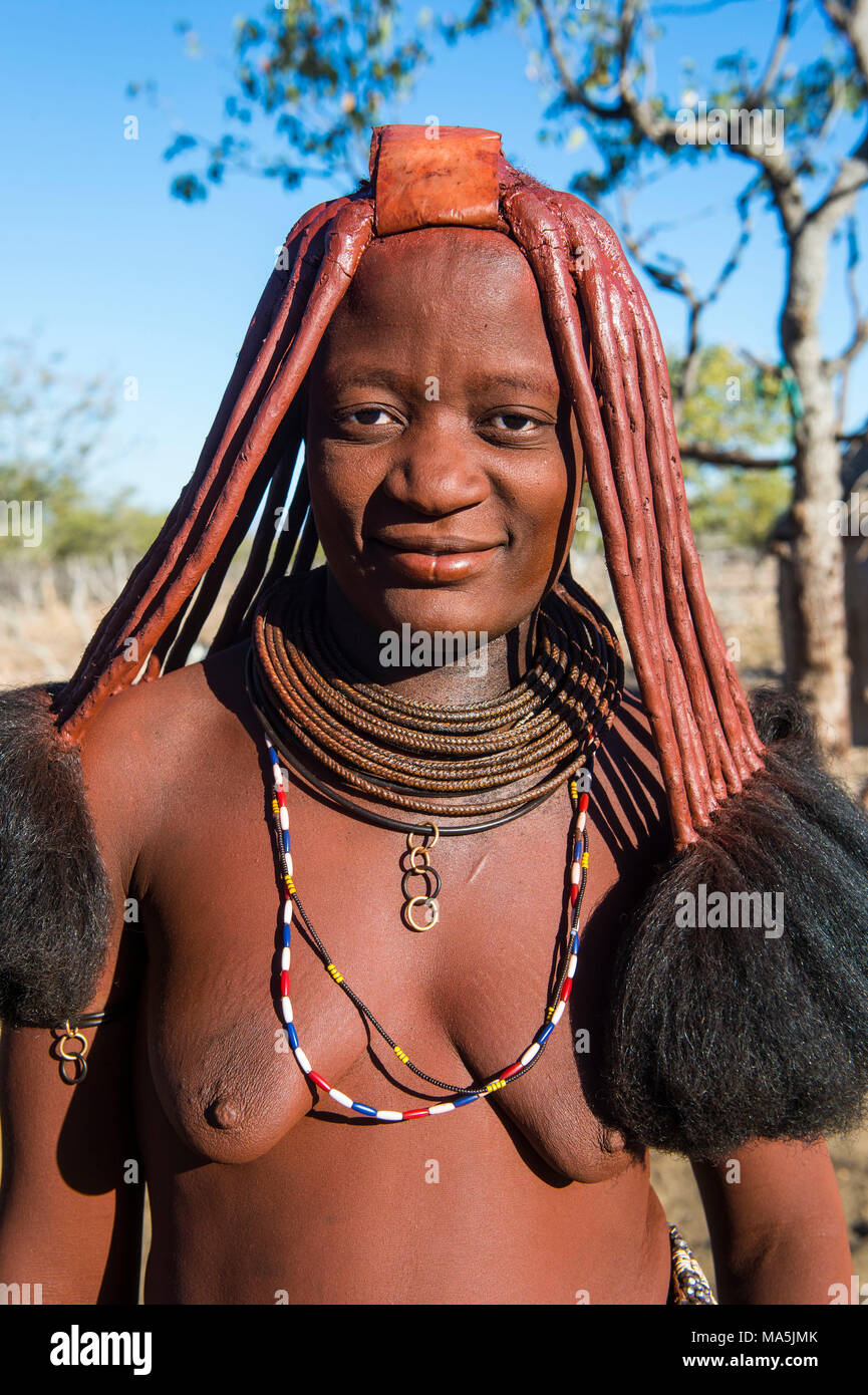 Donna Himba, Sesriem, Kakovelt, Namibia Foto Stock