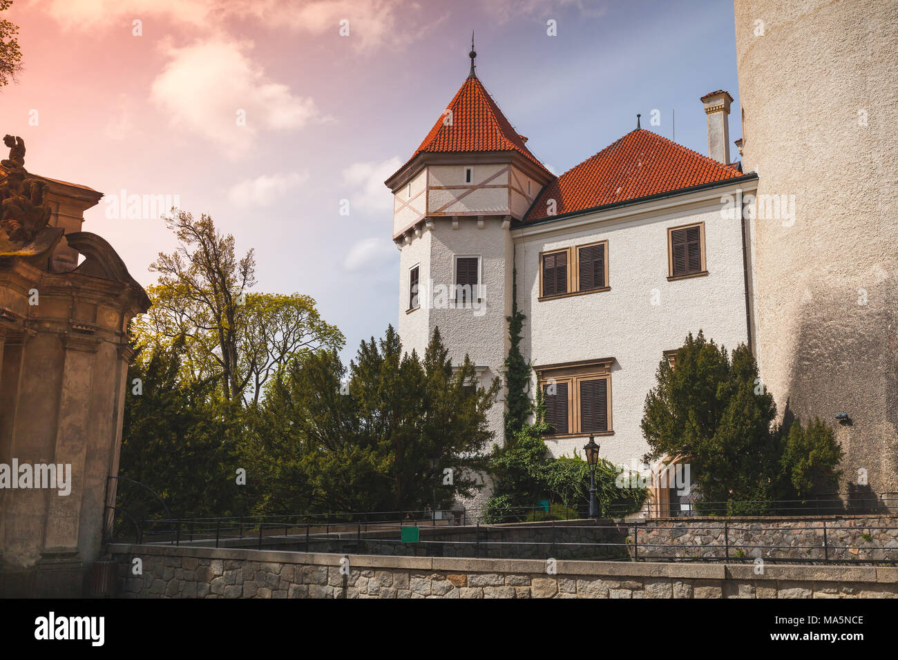 Il castello di Konopiste esterno, Repubblica Ceca. Esso è stato istituito nel 1280 e rinnovato tra il 1889 e il 1894 dall'architetto Josef beffardo in luxur Foto Stock