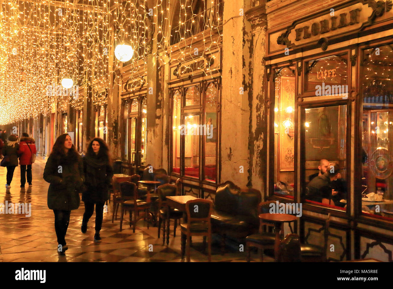 Cafe Florian con le luci di Natale, Venezia Foto Stock