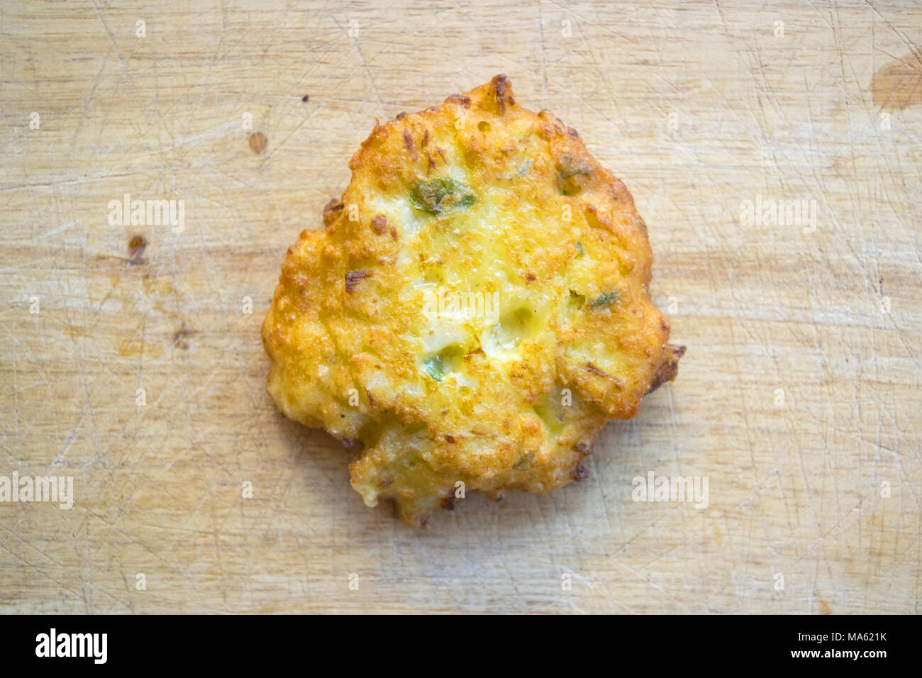 Croccante e gustoso fritto crocchette di mais Foto Stock