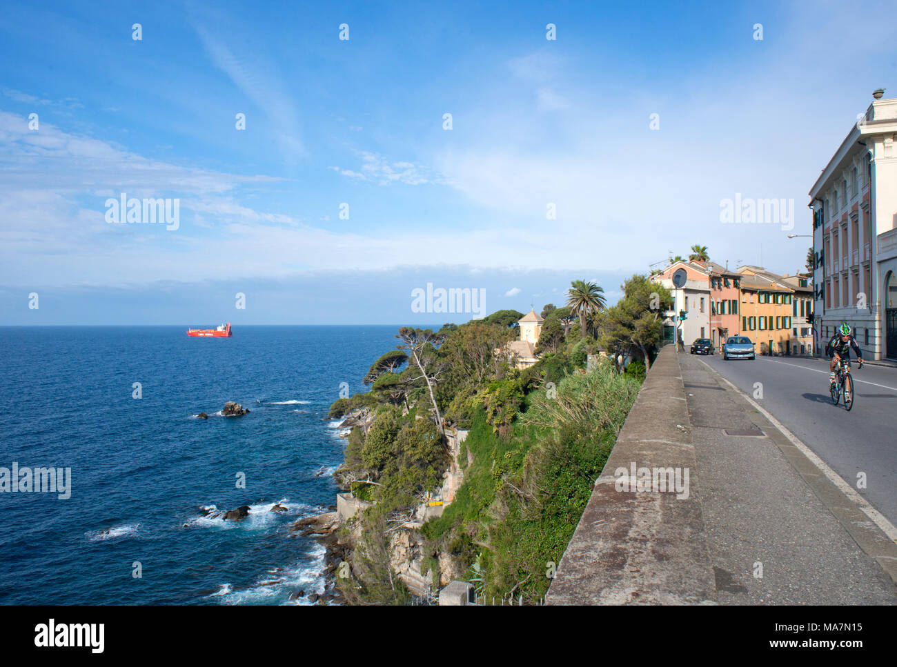 Seascape dalla via Aurelia, vicino al villaggio di Bogliasco, Liguria, Italia Foto Stock