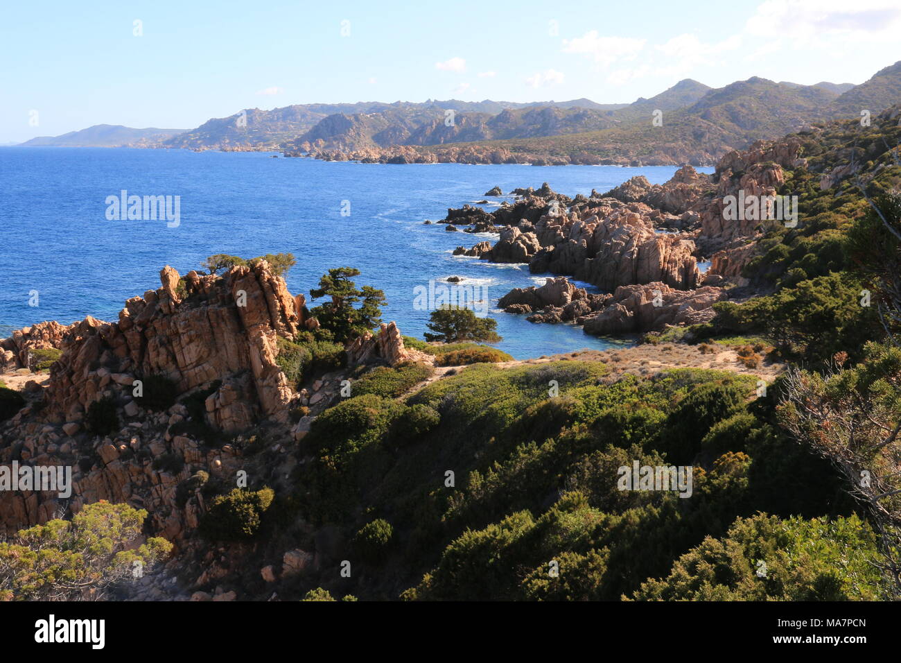 Seascape costa nord della Sardegna - Costa Paradiso in una giornata di sole in estate Foto Stock