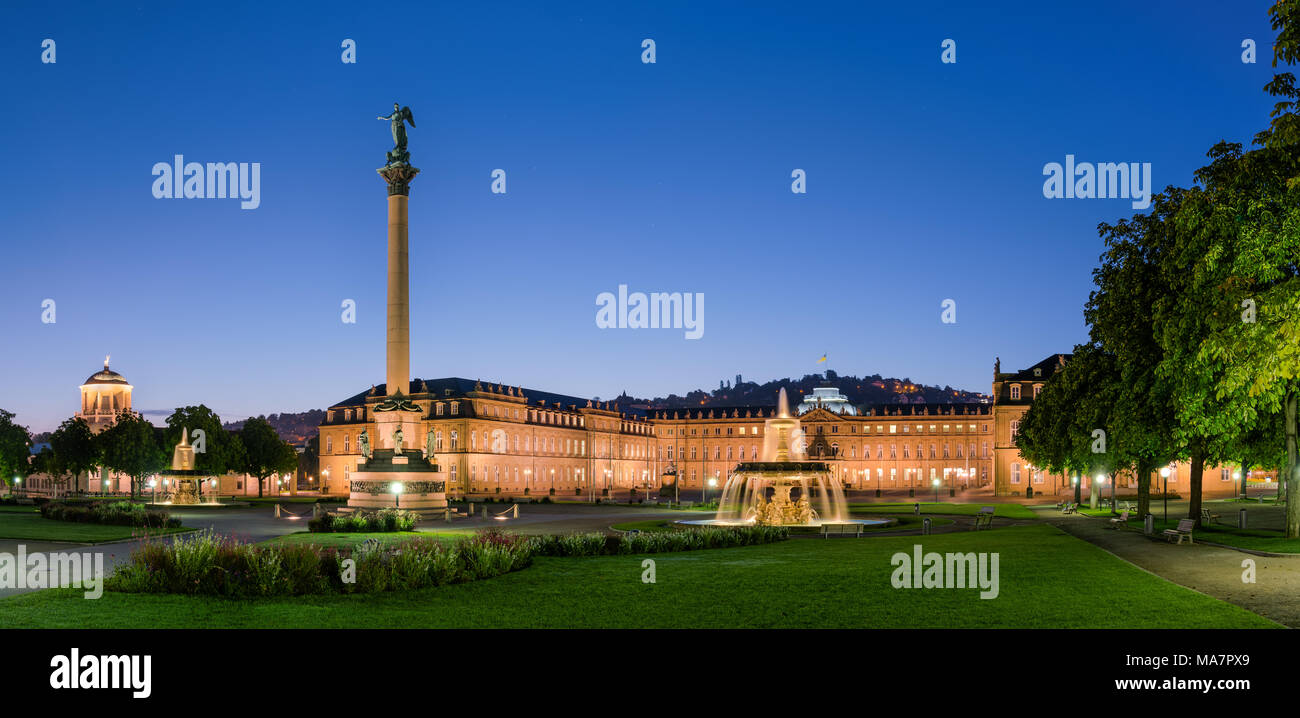 Schlossplatz, Jubiläumssäule e Neues Schloss Stoccarda al mattino presto. Foto Stock