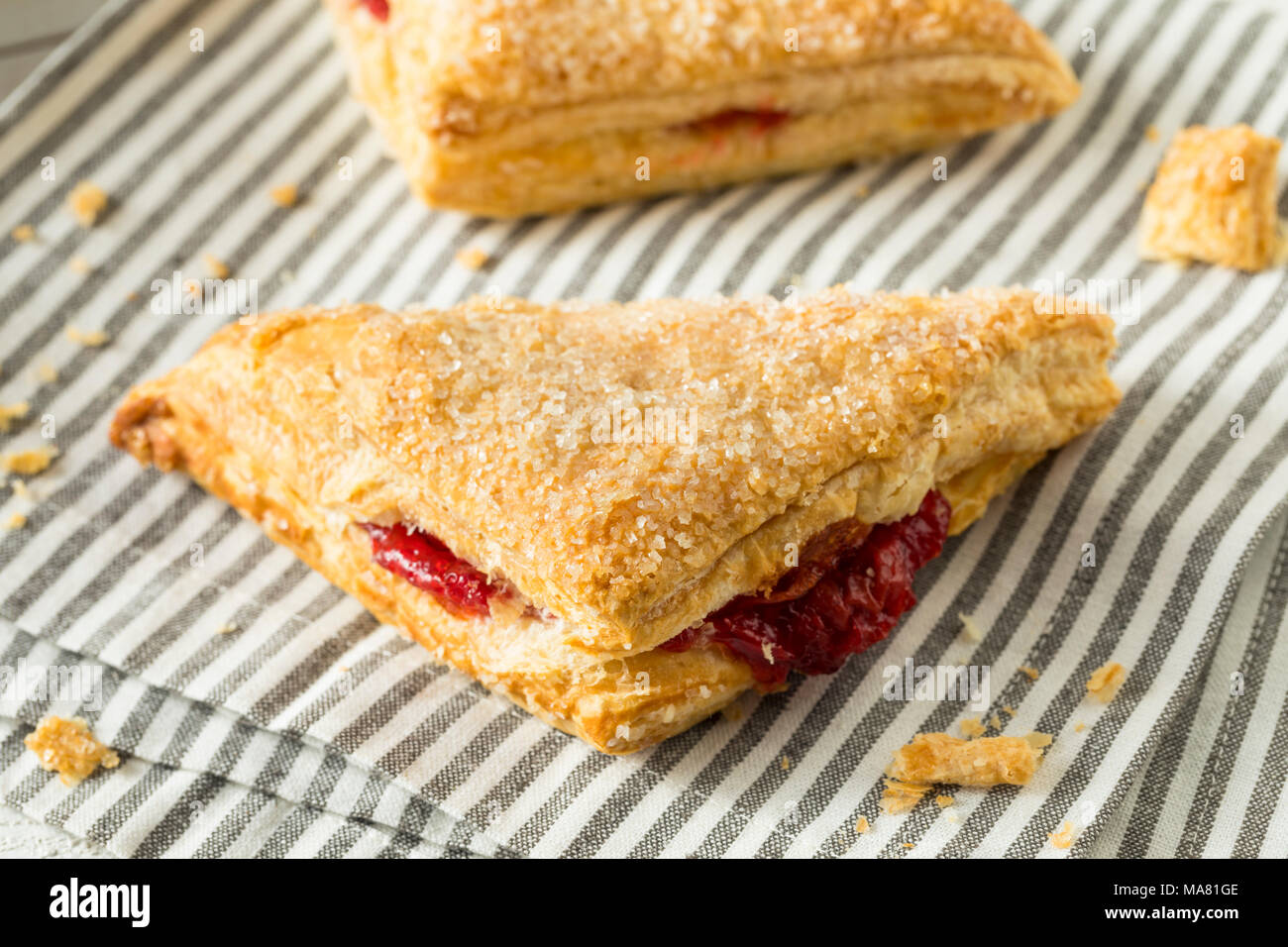 In casa la ciliegia fatturato pasticceria pronto a mangiare Foto Stock