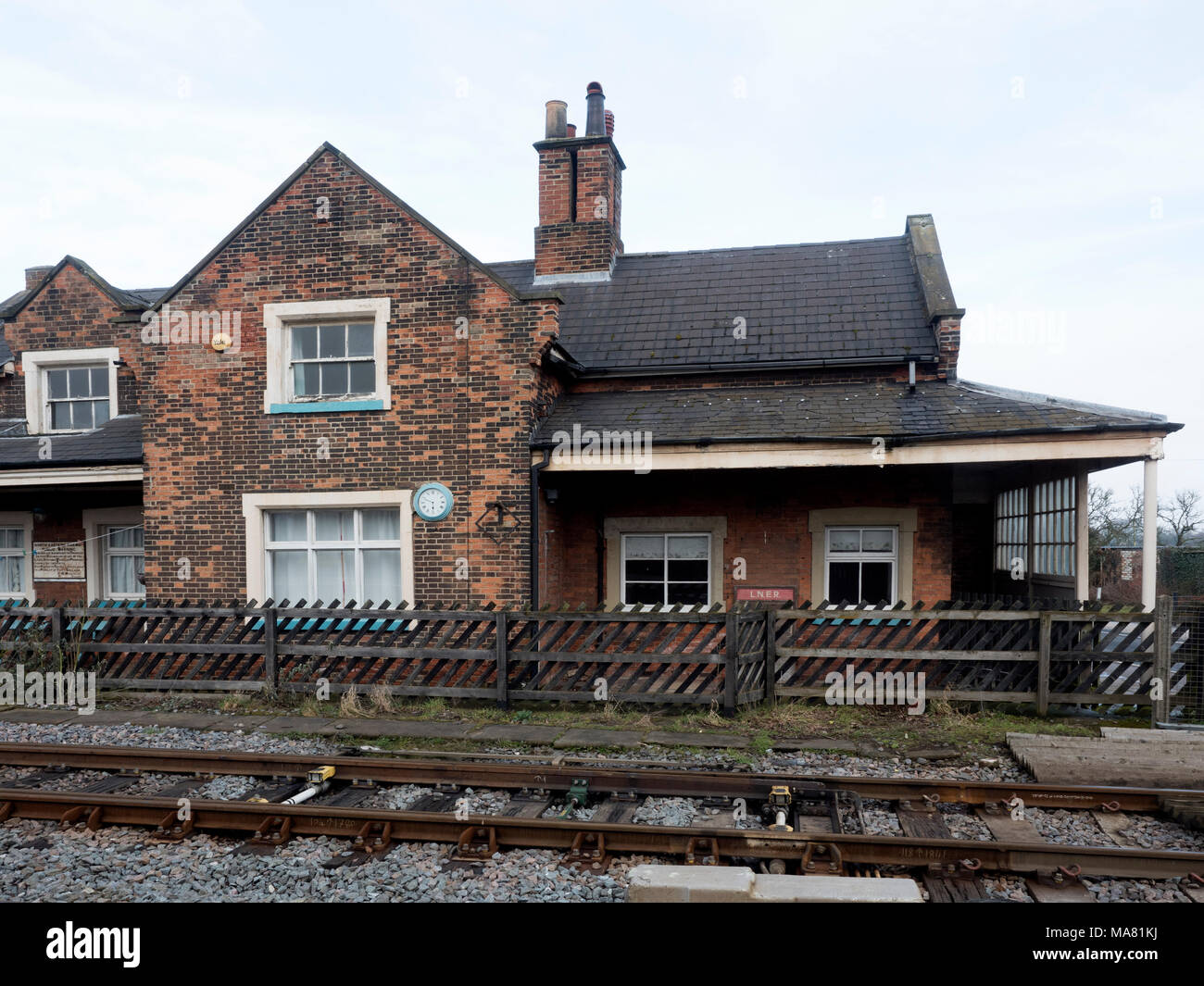 Edificio ferroviario di Fomer presso la Stazione ferroviaria di Howden, Howden, East Riding dello Yorkshire, Inghilterra UK Foto Stock