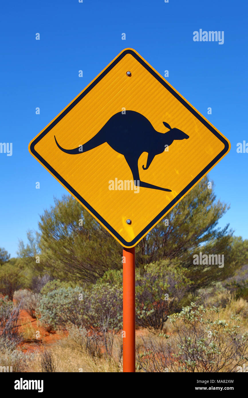 Kangaroo wildlife cartello segnaletico a Uluru Ayers Rock, Uluru-Kata Tjuta National Park, il Territorio del Nord, l'Australia Foto Stock