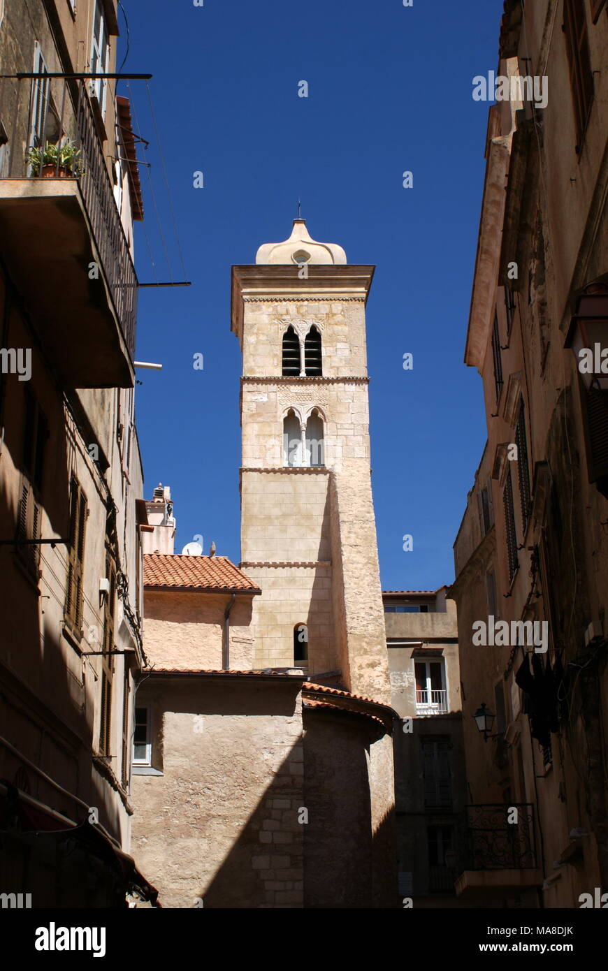 Santa Maria Maggiore chiesa torre campanaria, Bonifacio, Corsica, Francia Foto Stock