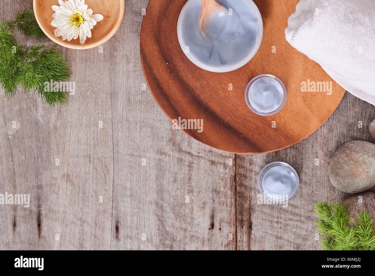 Composizione con argilla cosmetici fatti in casa maschere facciali. Foto Stock