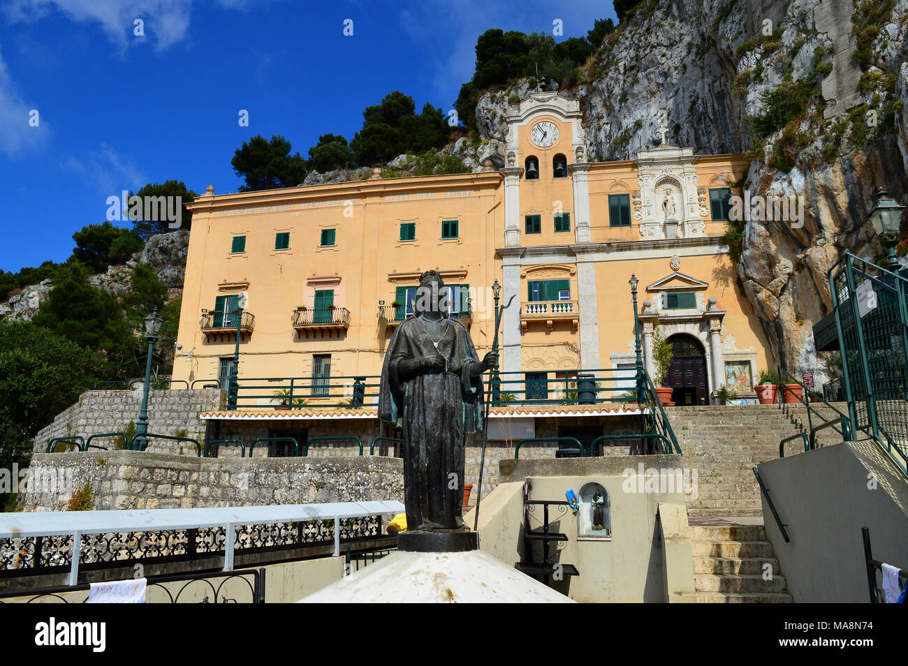 Santuario di Santa Rosalia sul Monte Pellegrino a Palermo Palermo, Sicilia, Italia Santuario di Santa Rosalia sul Monte Pellegrino a Palermo Palermo, Sicilia, Italia
