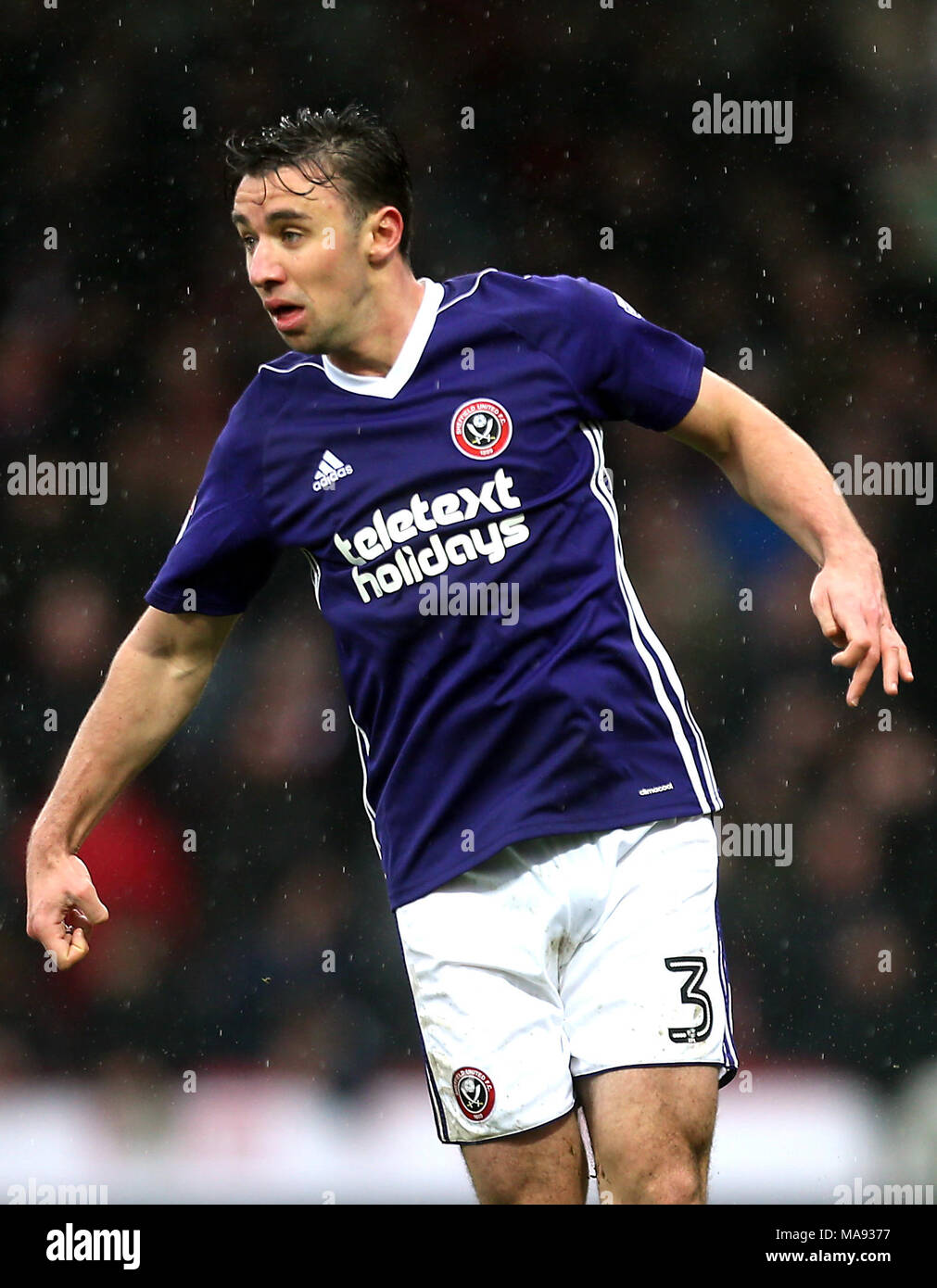 Sheffield United's Enda Stevens durante la partita del campionato Sky Bet al Griffin Park, Londra. PREMERE ASSOCIAZIONE foto. Data immagine: Venerdì 30 marzo 2018. Guarda la storia di calcio della PA Brentford. Il credito fotografico dovrebbe essere: Steven Paston/PA Wire. RESTRIZIONI: Nessun utilizzo con audio, video, dati, elenchi di apparecchi, logo di club/campionato o servizi "live" non autorizzati. L'uso in-match online è limitato a 75 immagini, senza emulazione video. Nessun utilizzo nelle scommesse, nei giochi o nelle pubblicazioni di singoli club/campionati/giocatori. Foto Stock
