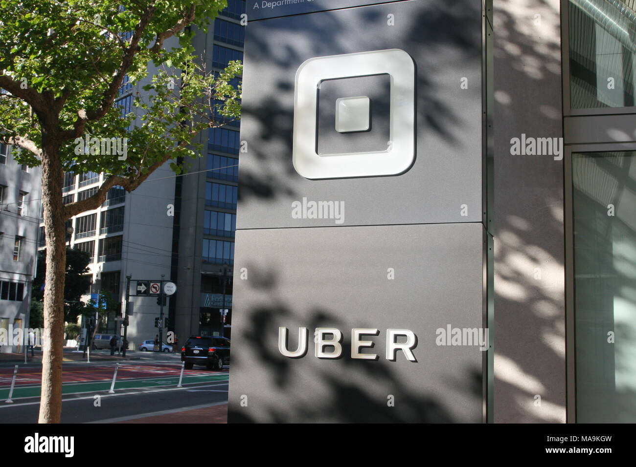 San Francisco, California, Stati Uniti d'America. 30 Mar, 2018. La sede  centrale mondiale di Uber Technologies Inc., situato su Market Street a San  Francisco, California. La famiglia di Elaine Herzberg, 49, ucciso